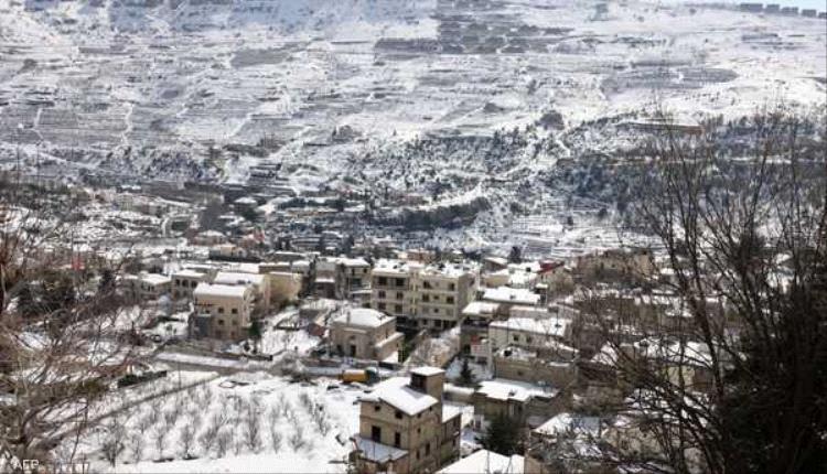 الثلوج تقطع 7 طرق جبلية في لبنان